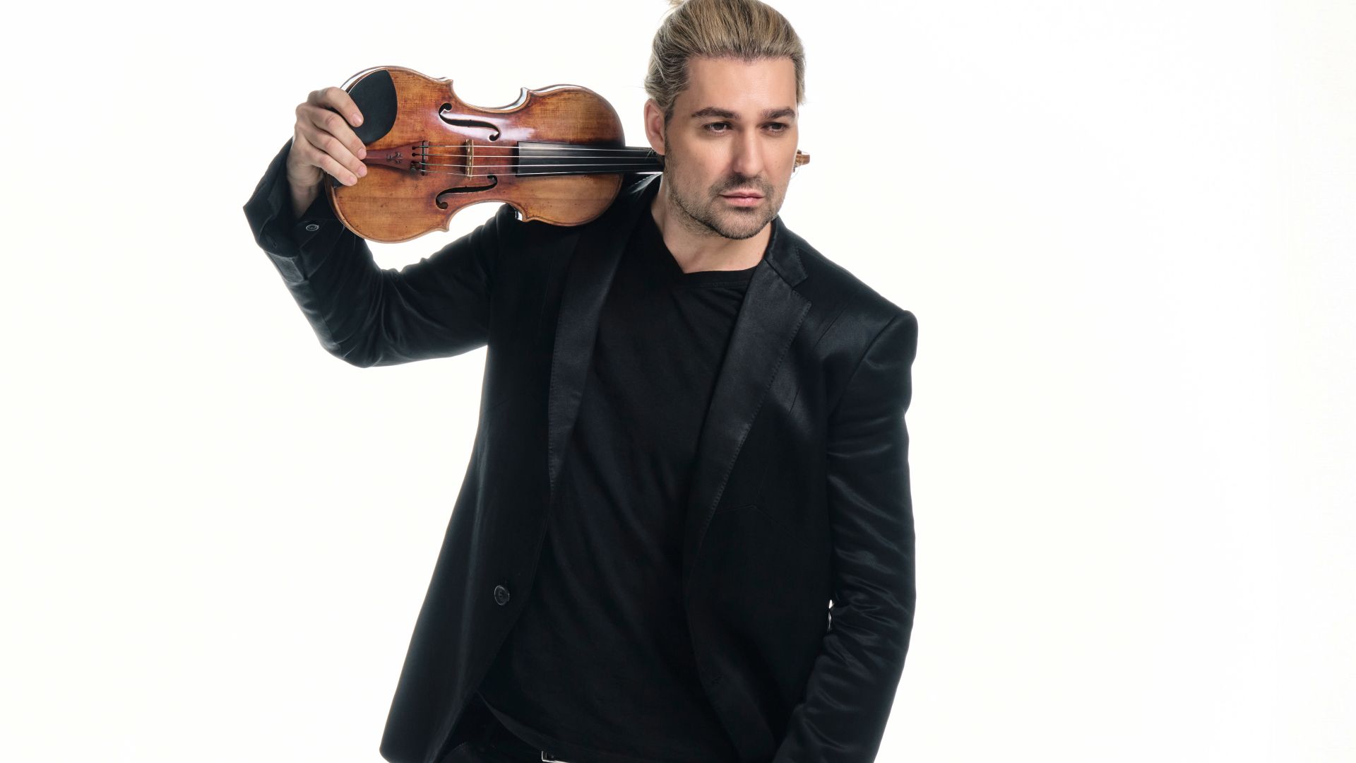 Mit der David Garrett Cruise wird der Star-Geiger das erste Mal an Bord der Mein Schiff Flotte auftreten - © Ben Wolf / Universal Music