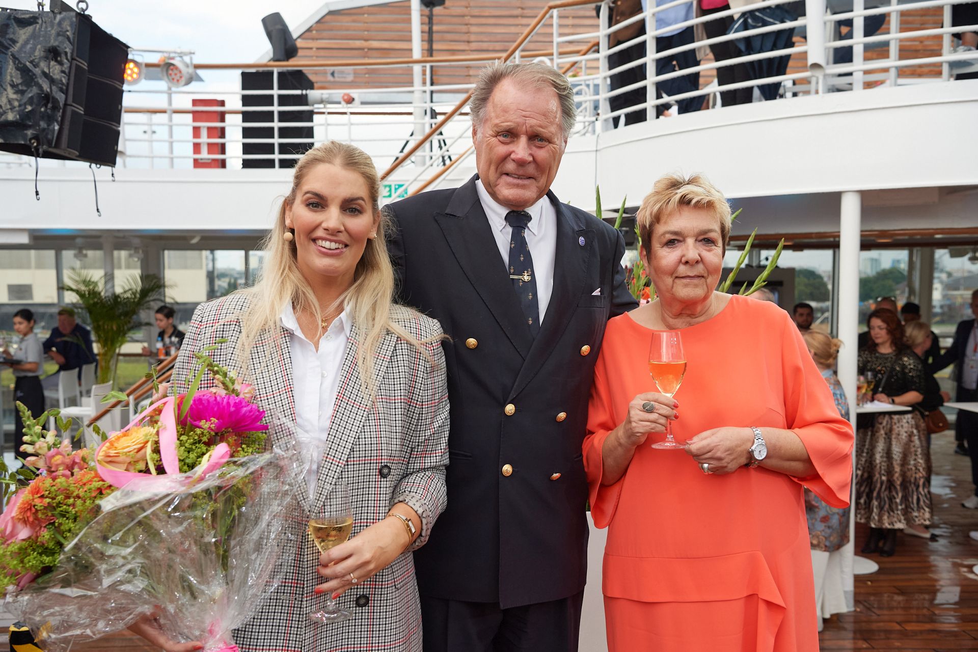 EUROPAs Beste 2025, MS EUROPA, Hamburg, Hapag-Lloyd Cruises, Gourmet-Event, Angelina Kirsch, Kapitän Dvergastein, Isolde Susset - © Hapag-Lloyd Cruises / Ulrich Schaarschmidt