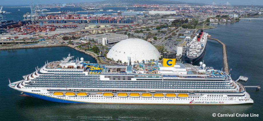 Die Carnival Firenze im Hafen von Long Beach - © Carnival Cruise Line
