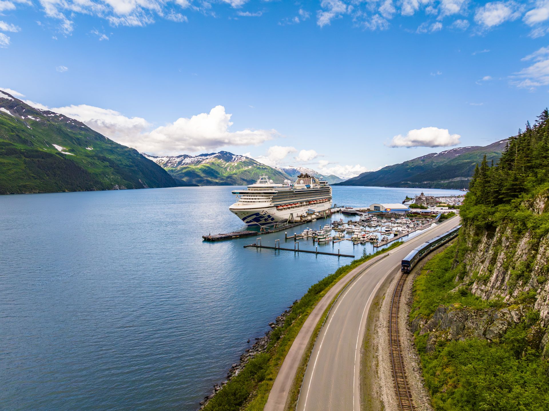 Die Sapphire Princess in Whittier, Alaska - Foto: Princess Cruises