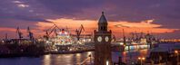 Pegelturm und Werft bei den Landungsbrücken   © Mediaserver Hamburg   Ingo Boelter