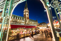 Historischer Weihnachtsmarkt auf dem Rathausplatz   © Mediaserver Hamburg   Joerg Modrow