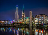 Weihnachten in Hamburg. Der Weihnachtmarkt auf dem Rathausmarkt   © Mediaserver Hamburg   Ingo Boelter