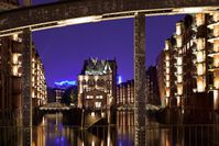 Speicherstadt bei Nacht   © Mediaserver Hamburg   Jörg Modrow