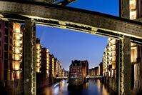 Speicherstadt zur blauen Stunde   © Mediaserver Hamburg   Jörg Modrow