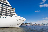 Kreuzfahrtschiff im Hafen   © Mediaserver Hamburg   Jörg Modrow