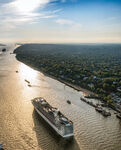 Schiffsausfahrt in den Sonnenuntergang   © Mediaserver Hamburg