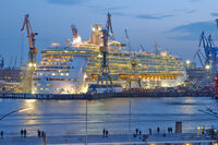 Werft mit Kreuzfahrtschiff im Hamburger Hafen   © Mediaserver Hamburg   Ingo Boelter