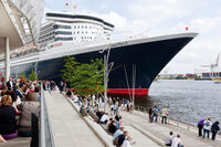 Queen Mary am Anleger   © Mediaserver Hamburg   Jörg Modrow