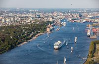 Hafengeburtstag Hamburg   Auslaufparade   © Mediaserver Hamburg   Andreas Vallbracht