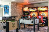 Spielplatz   Videogames auf der Mein Schiff 1 – © TUI Cruises (2)