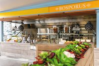 Bosporus   Snackbar auf der Mein Schiff 1 – © TUI Cruises