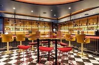 Schau Bar auf der Mein Schiff 1 – © TUI Cruises (7)